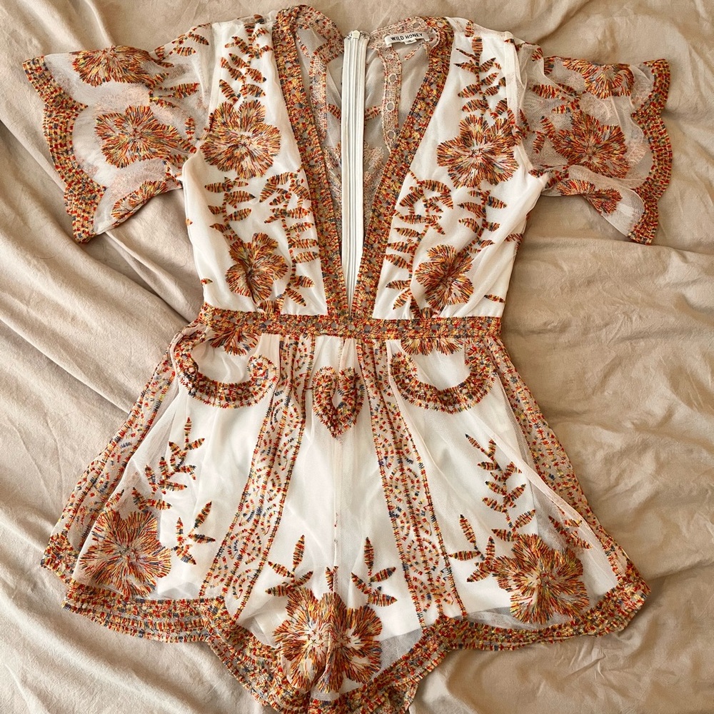 ✨NWOT Wild Honey Multicolor Embroidered Garment